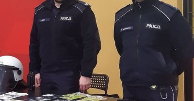 Policjanci promowali bezpieczeństwo podczas zawodów młodzieżowych